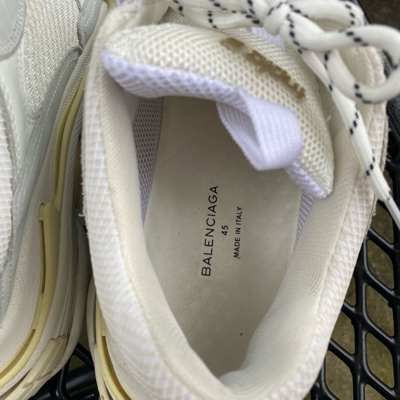 Balenciaga Triple S - Picture 4 of 8